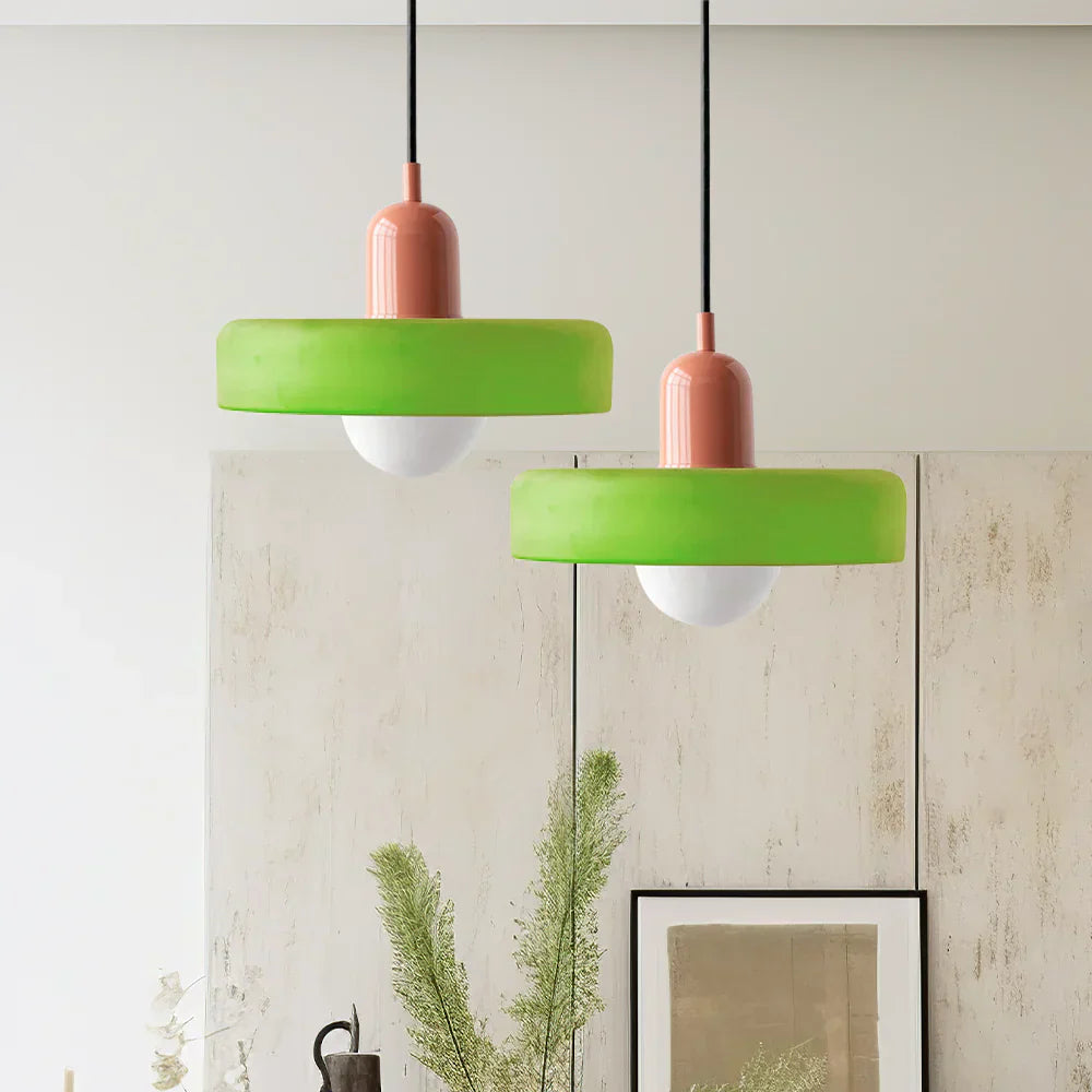 Bauhaus-Pendelleuchte aus farbigem Glas-Leuchtezauber