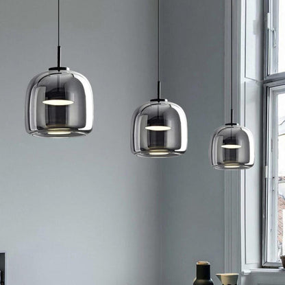 Skandinavische Hängelampe aus schwarzem Glas-Leuchtezauber