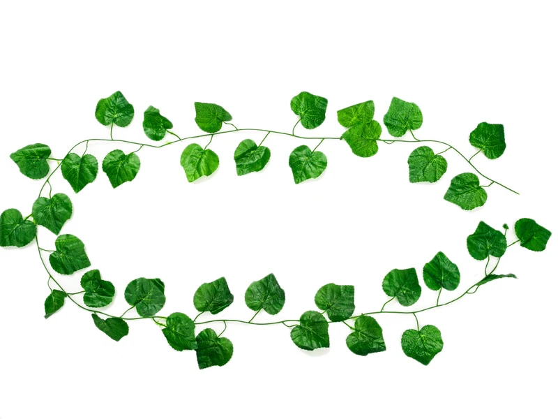 LumiBerry LED Christmas Garland – Illuminated Berry & Holly Decoration | Festive Holiday Greenery