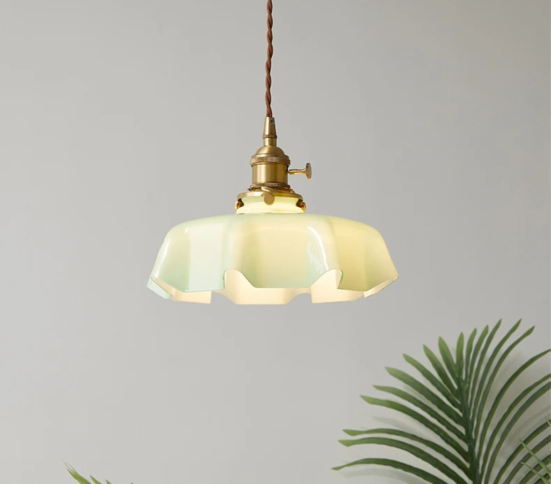 Cream Petal Glass Pendant Light – Scandinavian E27 Ceiling Lamp | Elegant Ambient Lighting | Contemporary Dining Room Feature