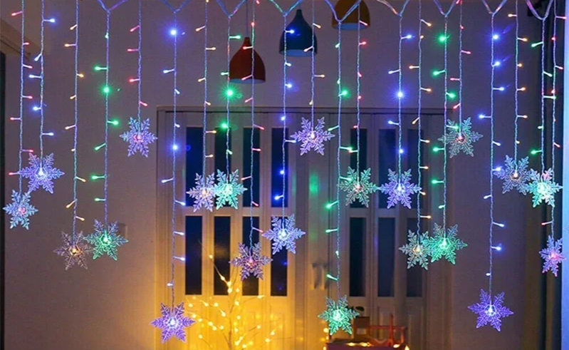 LumaSnow 4M LED Snowflake Curtain Lights – Christmas Icicle String Lights for Windows, Parties & Holiday Decorations