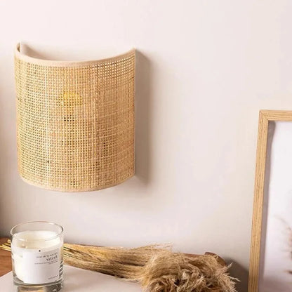 RustiRiet Wandleuchte – Handgeflochtene Rattan-Wandlampe für Schlafzimmer, Wohnzimmer & Flur-Leuchtezauber