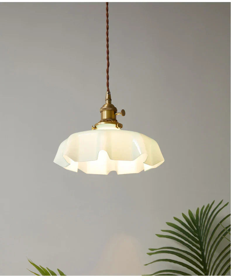 Cream Petal Glass Pendant Light – Scandinavian E27 Ceiling Lamp | Elegant Ambient Lighting | Contemporary Dining Room Feature