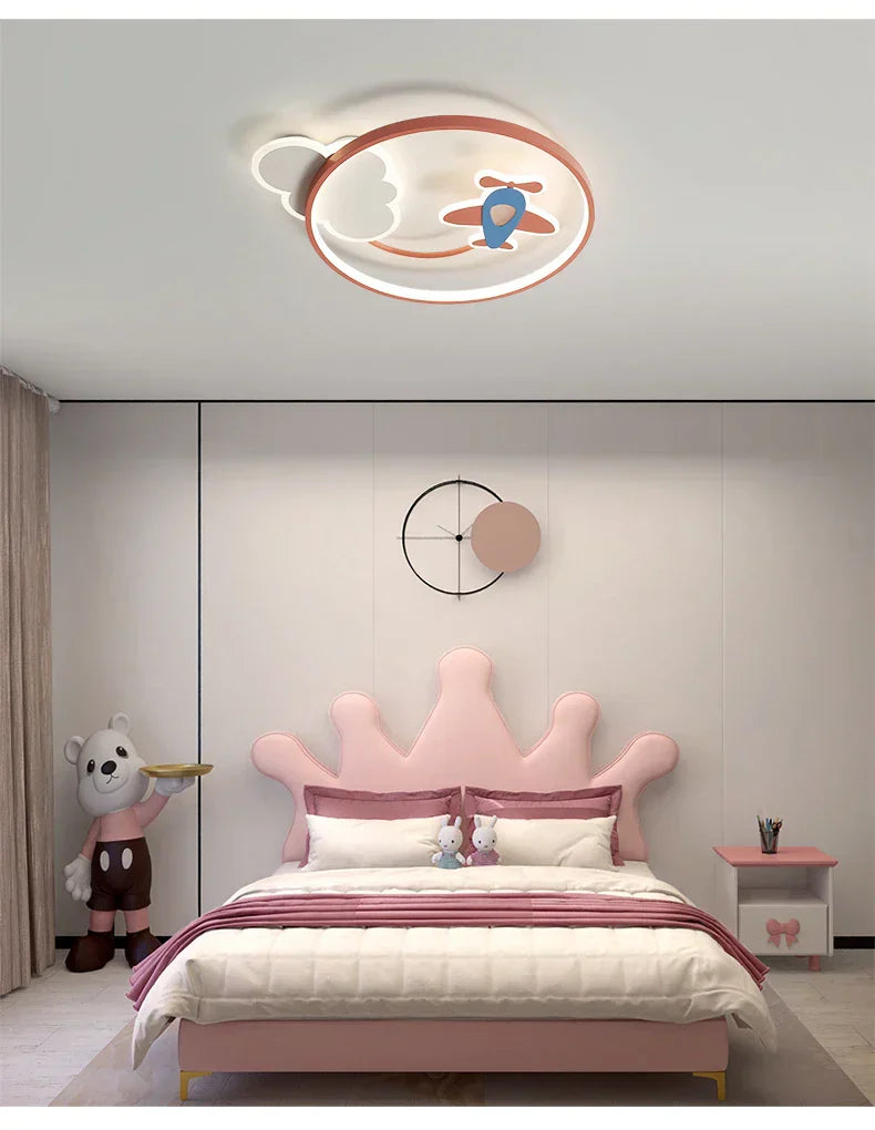DreamGlow Dimmbarer LED-Kronleuchter für Kinderzimmer-Leuchtezauber
