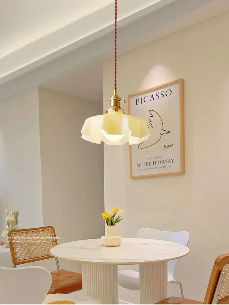 Cream Petal Glass Pendant Light – Scandinavian E27 Ceiling Lamp | Elegant Ambient Lighting | Contemporary Dining Room Feature