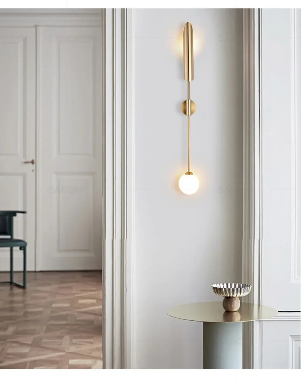 Gold Glass Wall Light – Luxury G9 Wall Lamp | Contemporary Up & Down Lighting | Elegant Interior Accent
