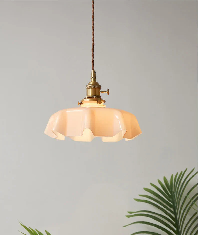 Cream Petal Glass Pendant Light – Scandinavian E27 Ceiling Lamp | Elegant Ambient Lighting | Contemporary Dining Room Feature