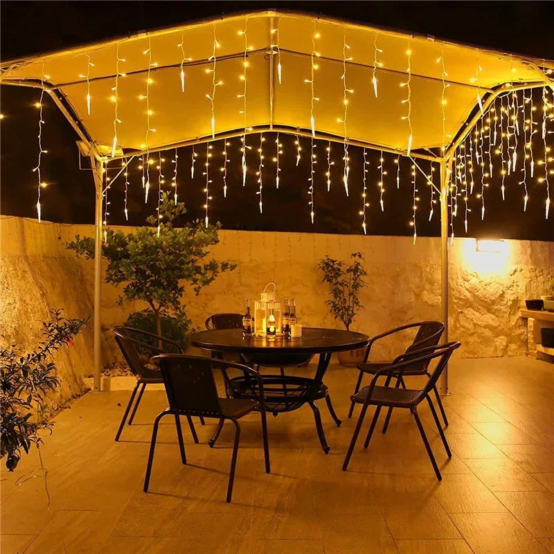 LumaSnow 4M LED Snowflake Curtain Lights – Christmas Icicle String Lights for Windows, Parties & Holiday Decorations