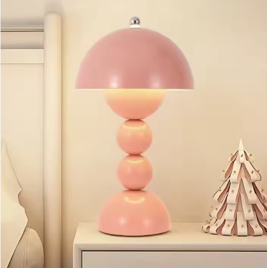 Nordic Flower Bud Table Lamp – Playful Design Meets Everyday Functionality