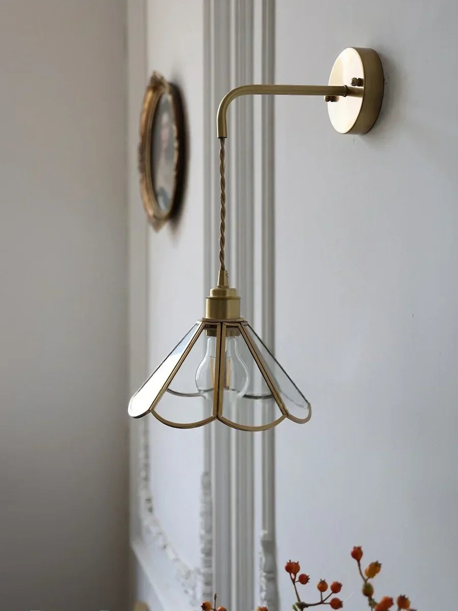 Nordic Tiffany Glass Wall Light – Copper LED Wall Lamp with Pull Cord Switch | Elegant Ambient Lighting | Timeless Interior Accent