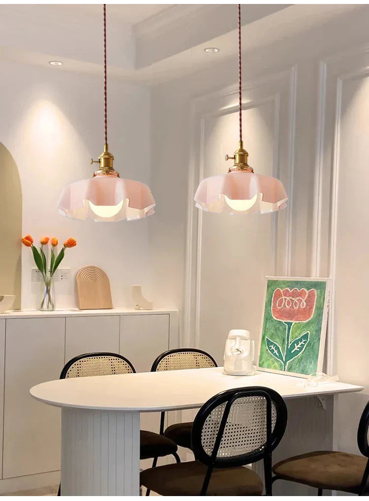 Cream Petal Glass Pendant Light – Scandinavian E27 Ceiling Lamp | Elegant Ambient Lighting | Contemporary Dining Room Feature