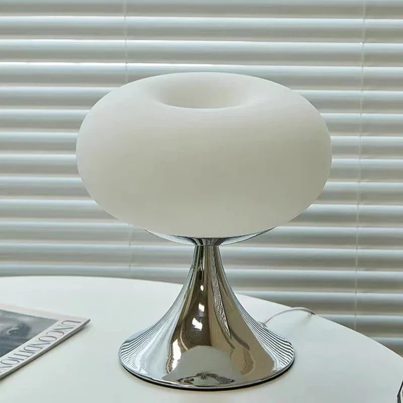 Antique Style Apple Tischlampe-Leuchtezauber