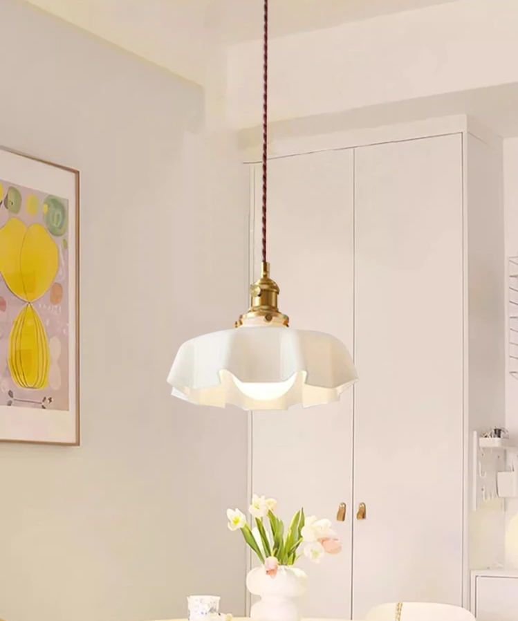 Cream Petal Glass Pendant Light – Scandinavian E27 Ceiling Lamp | Elegant Ambient Lighting | Contemporary Dining Room Feature