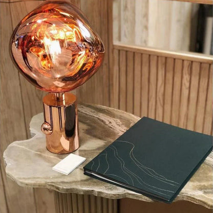 Innovative Tischlampe Melt-Leuchtezauber